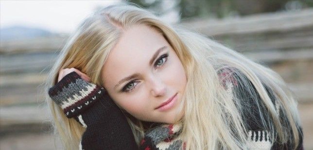 http://amorq.com/uploads/title/201601/annasophia-robb-png.jpg