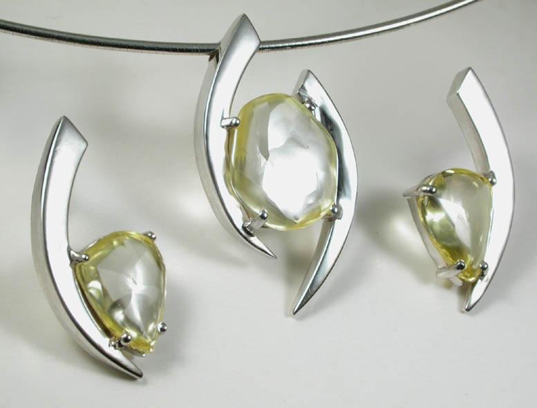 Cheap Crystal Jewelry to Help You Shine on a Budget