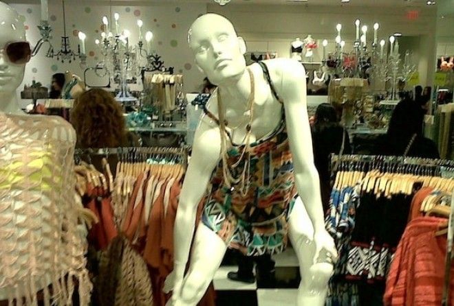 These 16 Mannequin Fails Are So Funny For No Reason