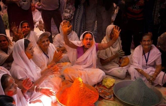 17 gorgeous photos of Indias Holi festival