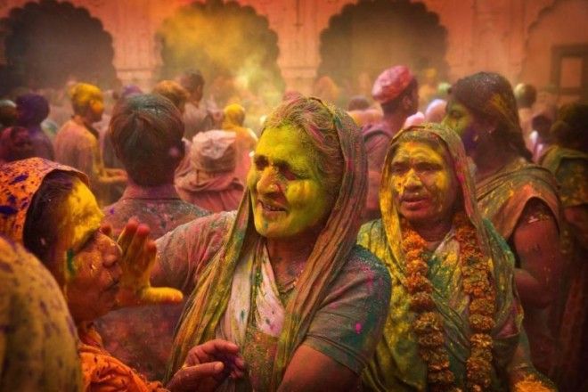 17 gorgeous photos of Indias Holi festival