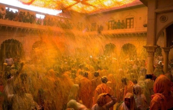 17 gorgeous photos of Indias Holi festival