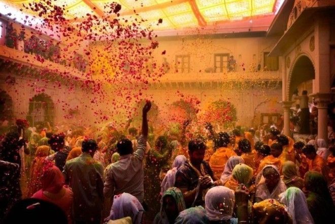 17 gorgeous photos of Indias Holi festival