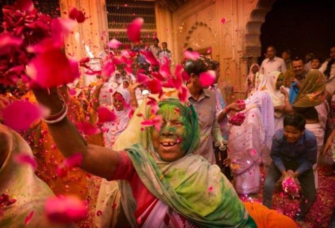 17 gorgeous photos of Indias Holi festival