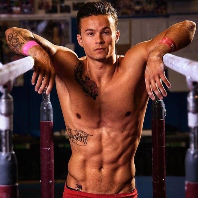 Sexy gymnastics guys