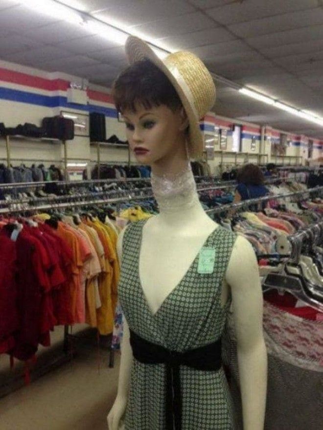 these-16-mannequin-fails-are-so-funny-for-no-reason