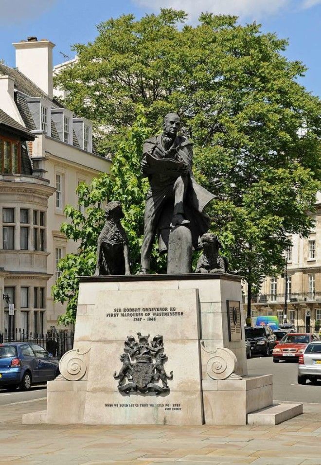 Robert Grosvenor statue in Westminster, London