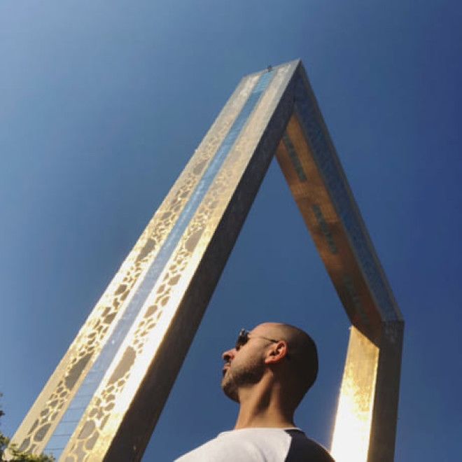 You Can Find The World&rsquo;s Largest Picture Frame In Dubai Now