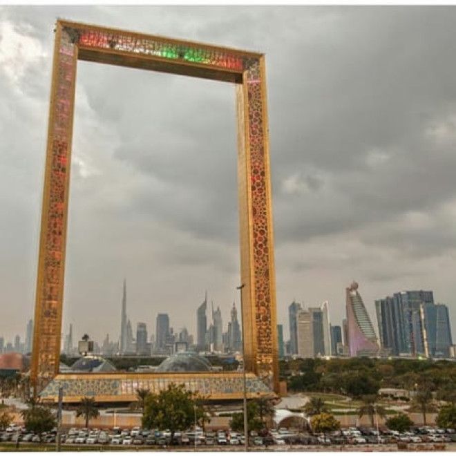 You Can Find The World&rsquo;s Largest Picture Frame In Dubai Now