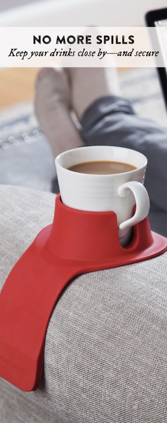 Keep your drinks close by—and secure. Drape this holder’s adaptable, weighted sides over a couch or armchair, then settle in and relax.