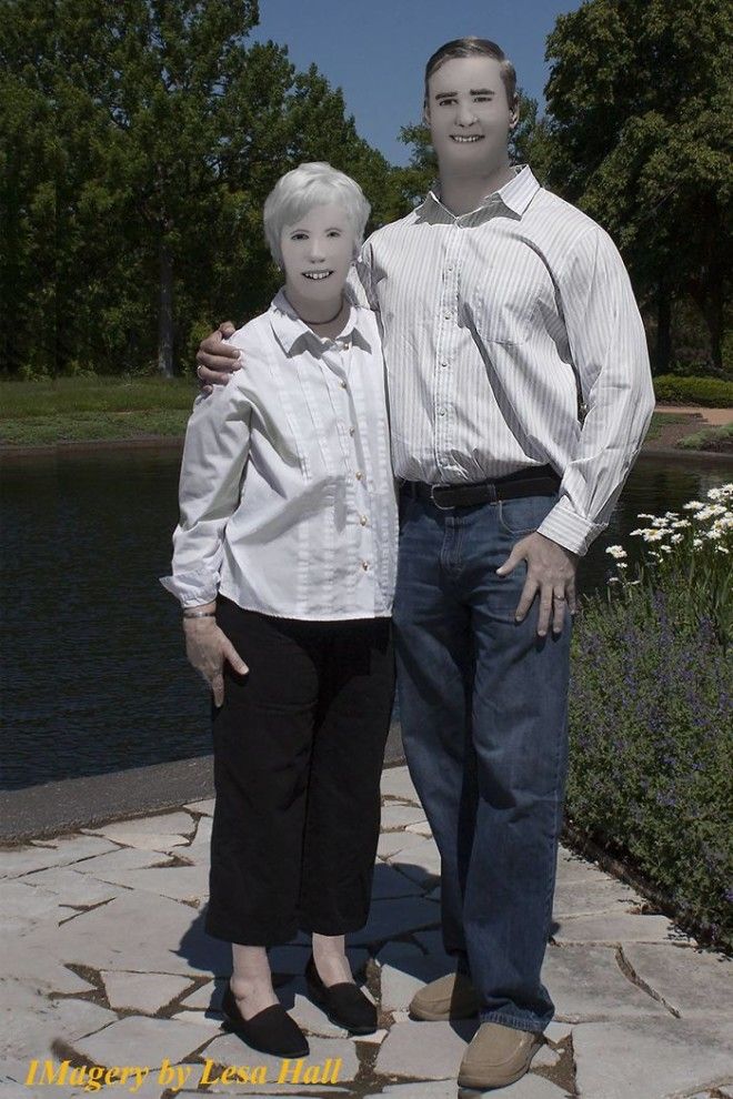 Family Hires Professional Photographer For 250 To Take Their Portraits