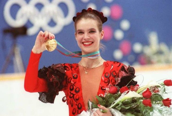 Katarina Witt displaying her gold medal