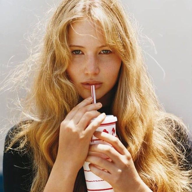 26 Rare Photos of Celebrities in Ways We Werent Expecting to See Them