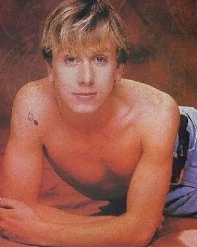 26 Rare Photos of Celebrities in Ways We Werent Expecting to See Them