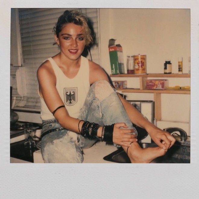 26 Rare Photos of Celebrities in Ways We Werent Expecting to See Them