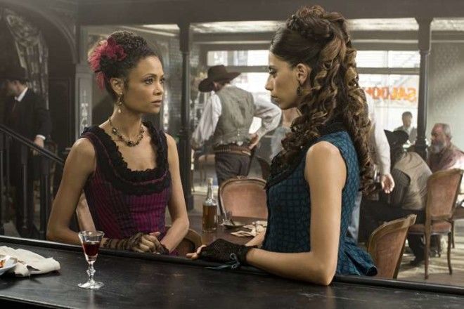 Thandie Newton and Angela Sarafyan in 'Westworld'