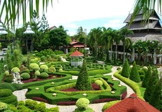 We’d love to visit these amazing gardens