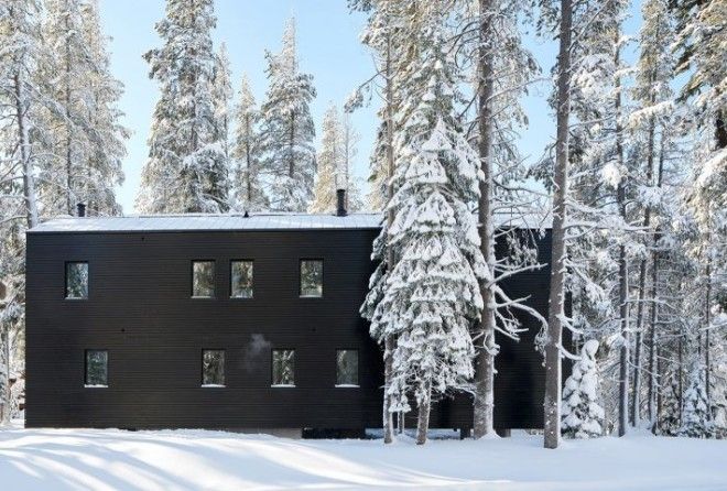 Blackened wood is an ever-popular choice of material for architects in recent times. 